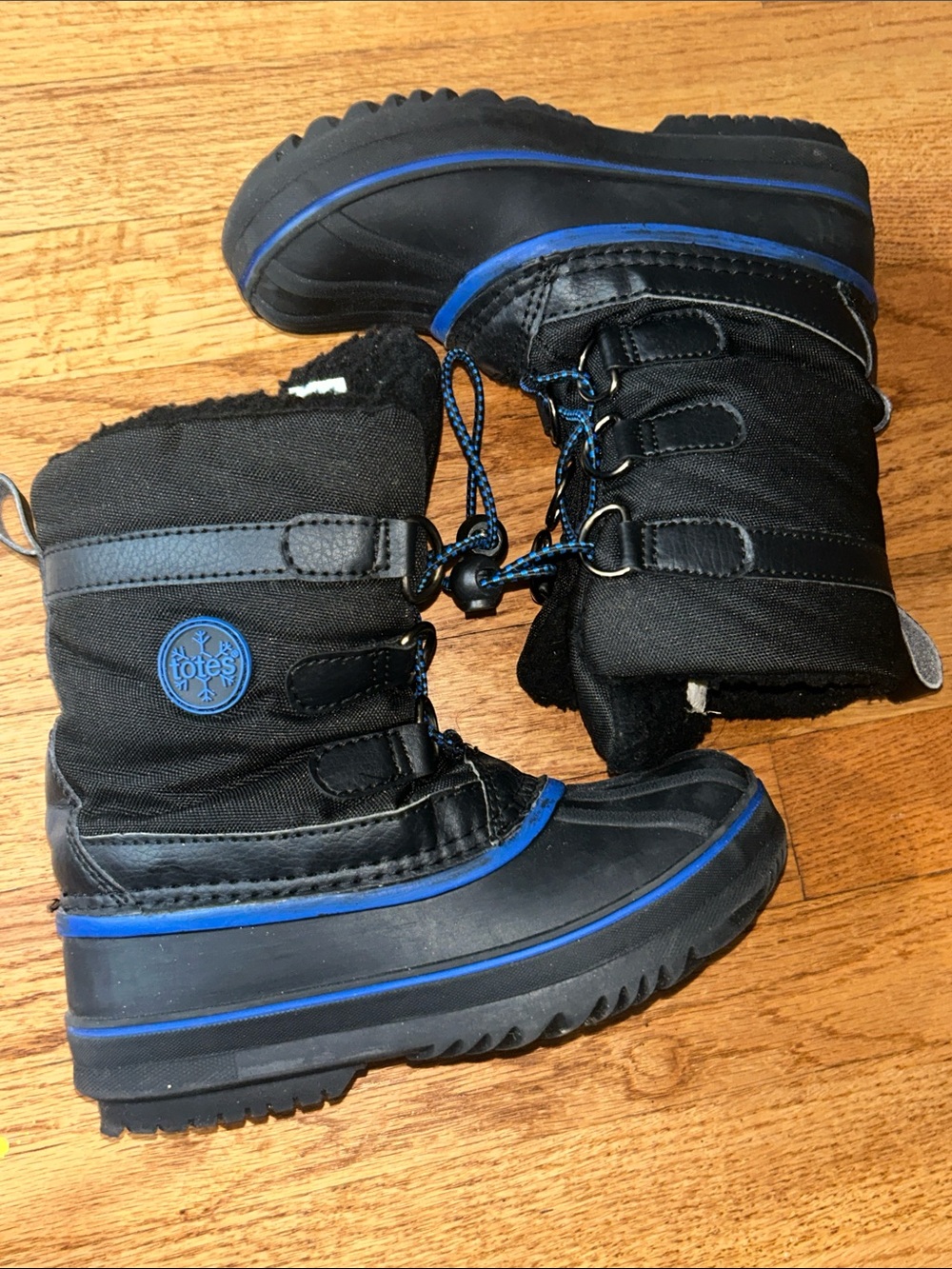 totes Kids Black and Blue Insulated Snow Boots size Boys size 1
